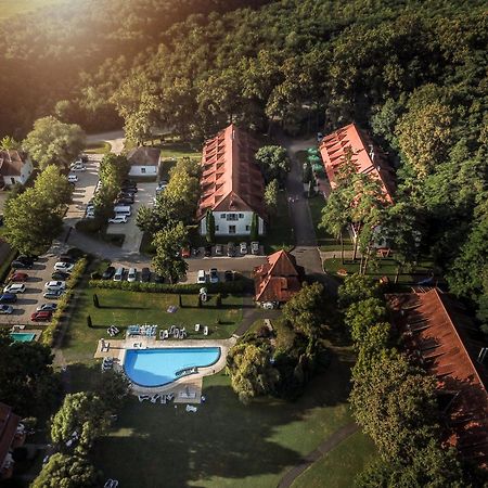 Abbazia Country Club Hotel Nemesnép Екстериор снимка