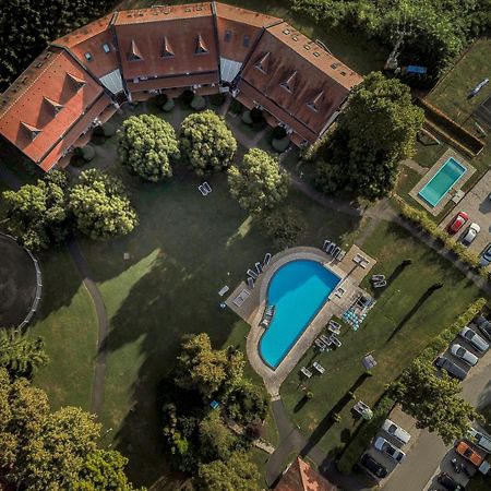 Abbazia Country Club Hotel Nemesnép Екстериор снимка