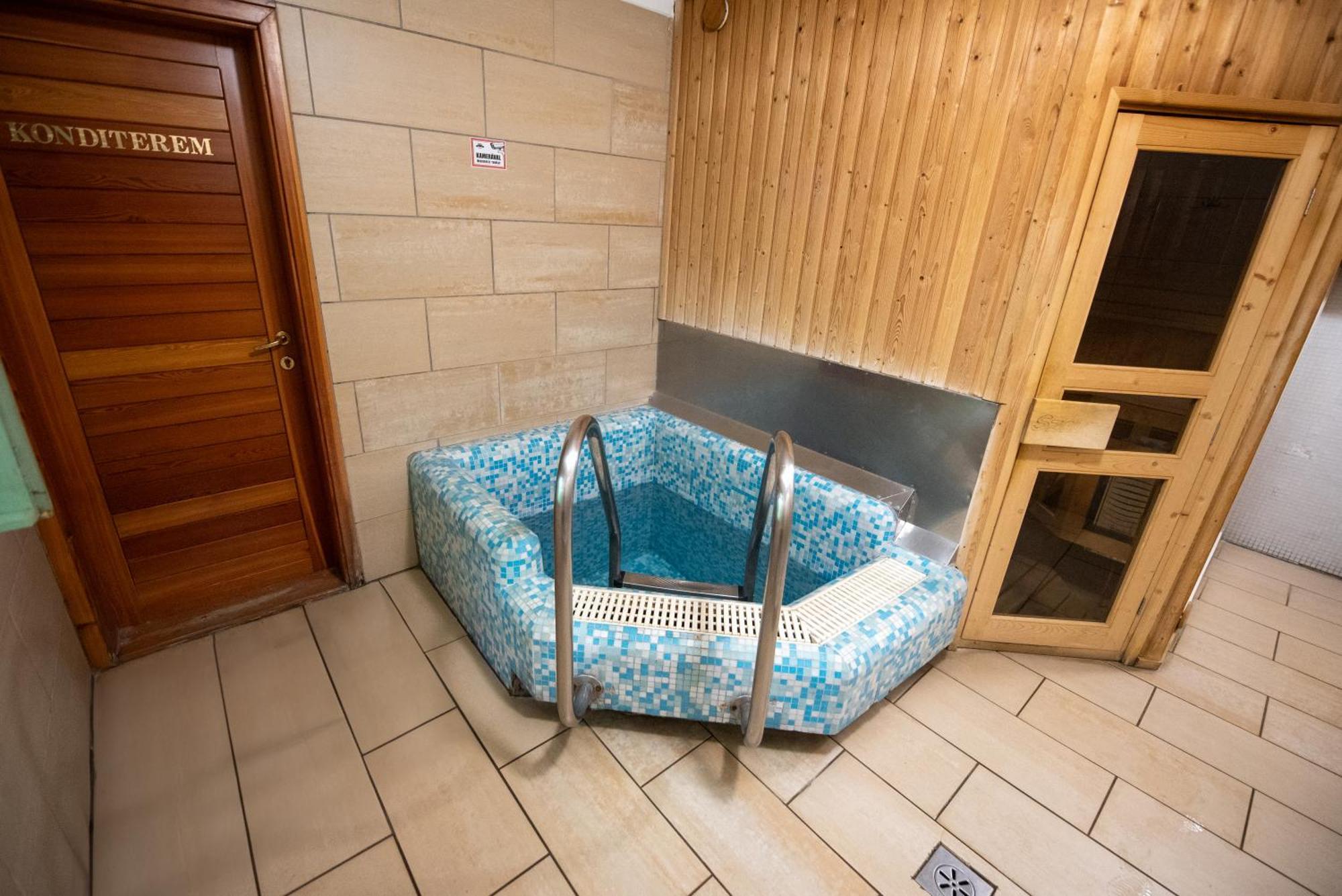 Abbazia Country Club Hotel Nemesnép Екстериор снимка