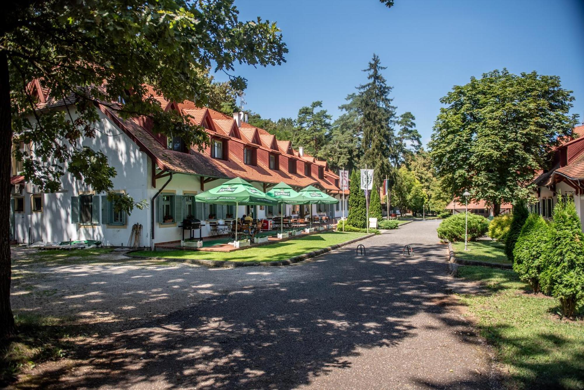 Abbazia Country Club Hotel Nemesnép Екстериор снимка
