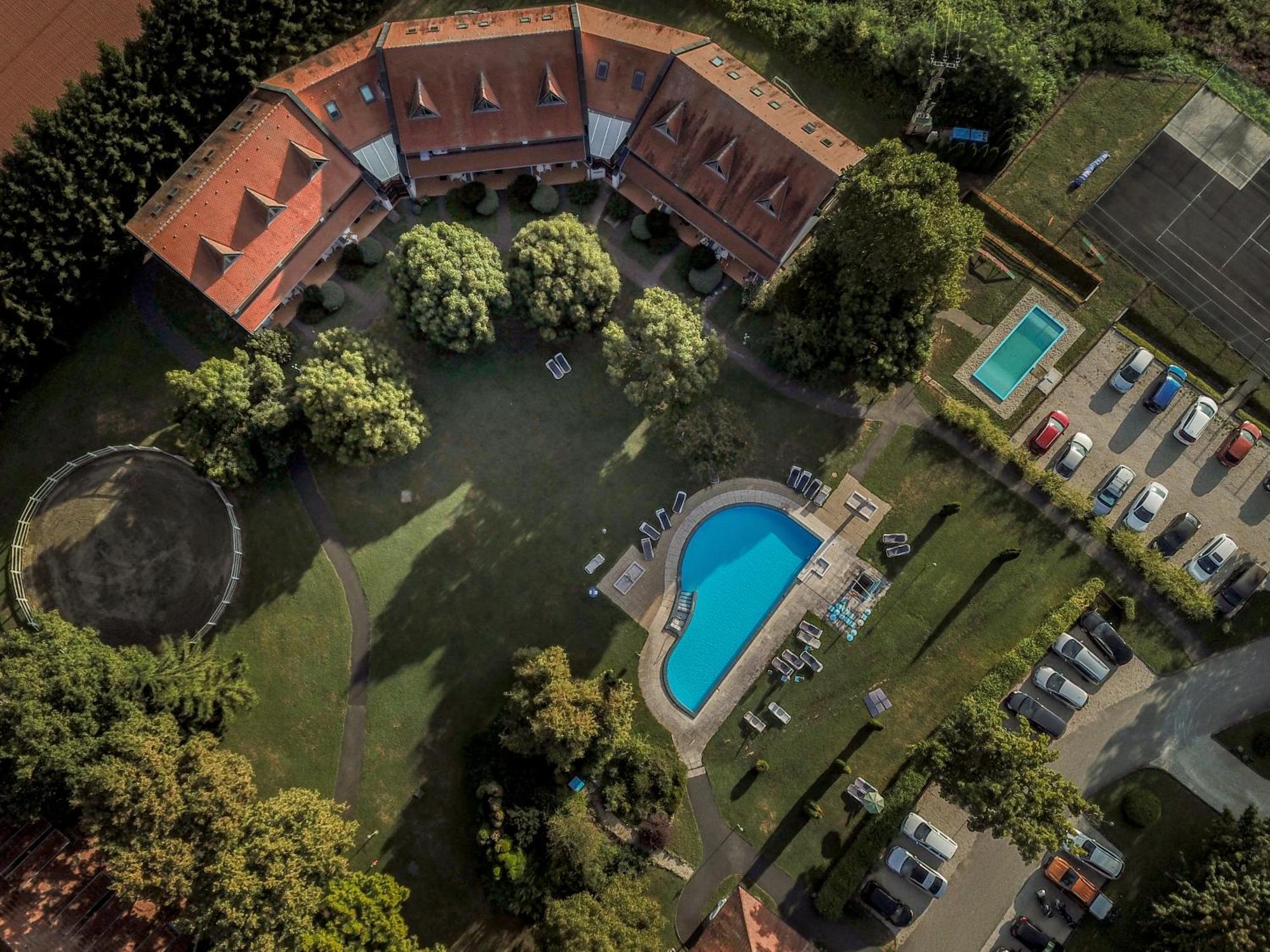 Abbazia Country Club Hotel Nemesnép Екстериор снимка