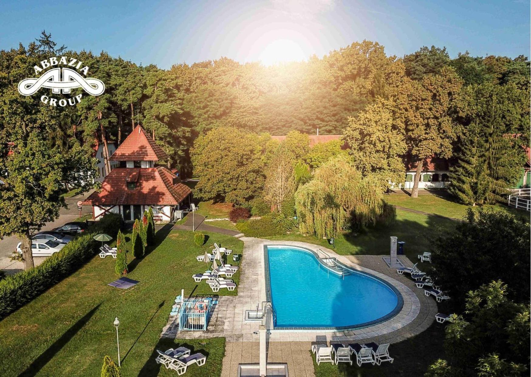 Abbazia Country Club Hotel Nemesnép Екстериор снимка