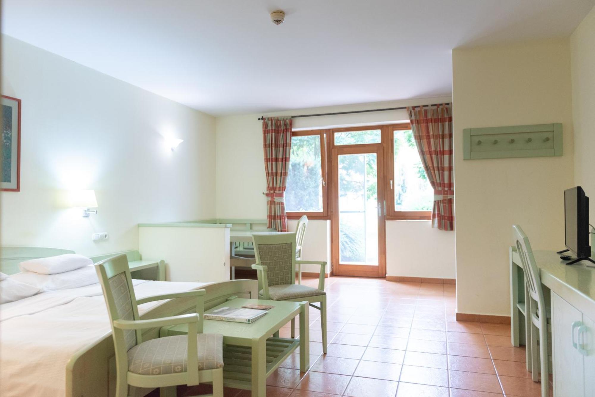 Abbazia Country Club Hotel Nemesnép Екстериор снимка