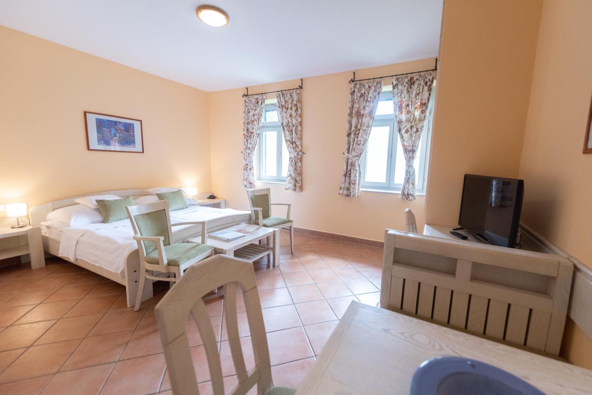 Abbazia Country Club Hotel Nemesnép Екстериор снимка