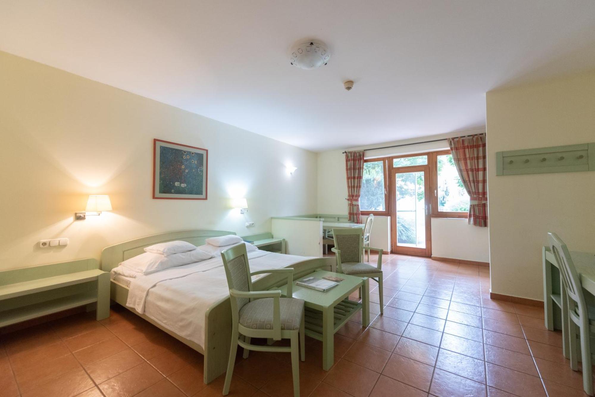 Abbazia Country Club Hotel Nemesnép Екстериор снимка