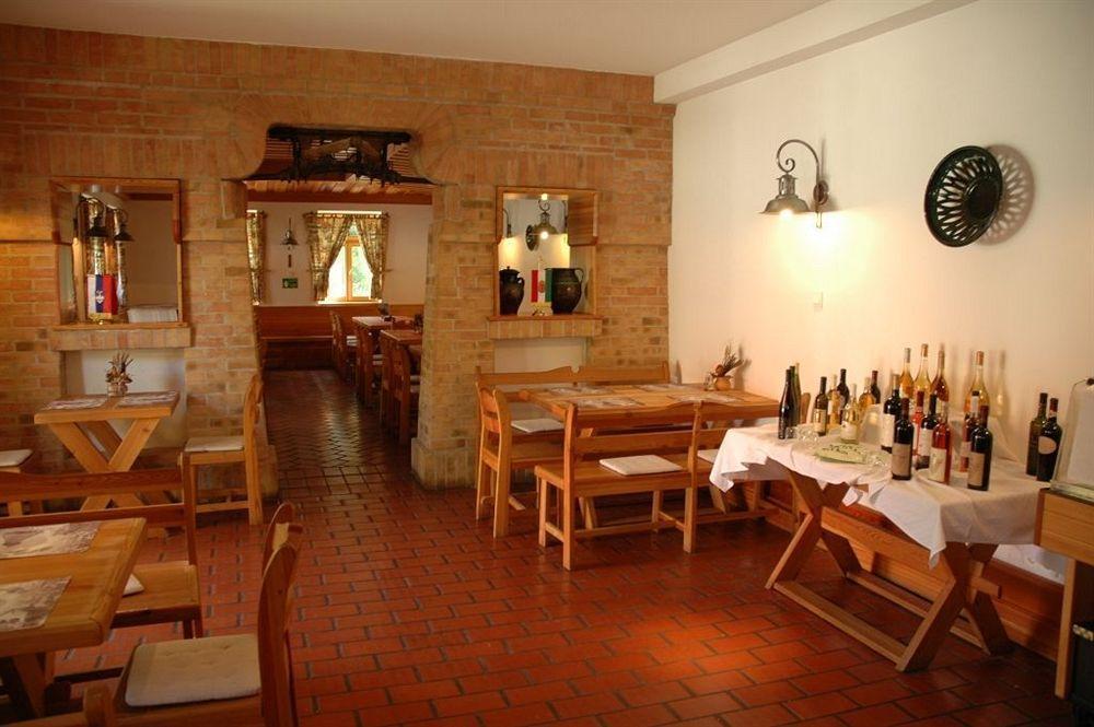 Abbazia Country Club Hotel Nemesnép Екстериор снимка